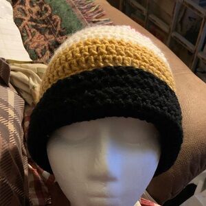 Stylish Kansas City Chiefs Red & Black & White/Gold Crochet Handmade Beanie